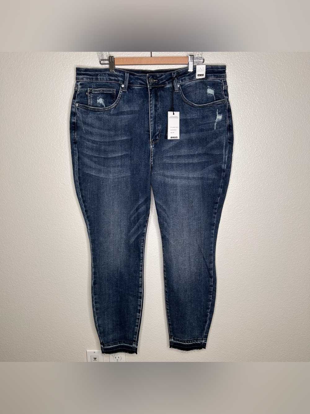 NWT Judy Blue Skinny Fit jeans 22W
